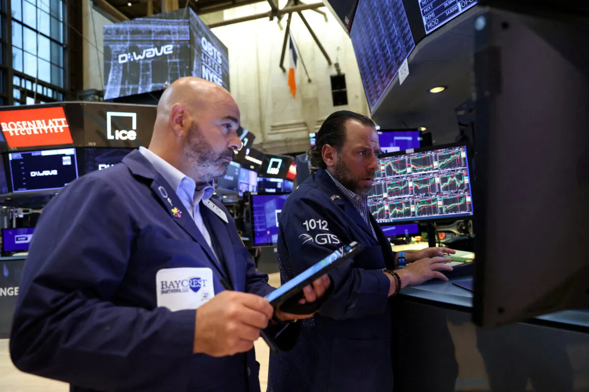Traders work on the trading floor at the New York Stock Exchange (NYSE) in Manhattan, New York, on Aug. 8, 2022. (Andrew Kelly/Reuters)