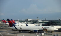 US Allows Delta to Temporarily Cut Some New York, Washington Flights
