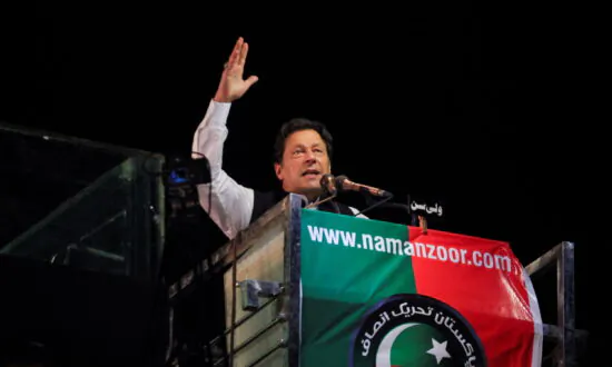 Pakistan Court Extends Former Premier Khan’s Pre-Arrest Bail on Terrorism Charges
