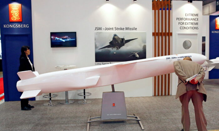 A visitor looks at Kongsberg's joint strike missile model during Japan Aerospace 2016 air show in Tokyo on Oct. 12, 2016. (Kim Kyung-Hoon/Reuters)