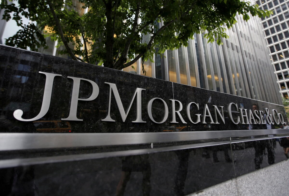 JPMorgan to Hire About 2,000 Engineers Even as Economy Softens