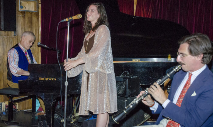 The Gotham City Band performs at Zinc Bar in Greenwich Village with Kimberly Hawkey (C) on vocals, bandleader Terry Waldo (L) on piano, and Rickey Alexander on clarinet. (Dave Paone/The Epoch Times)
