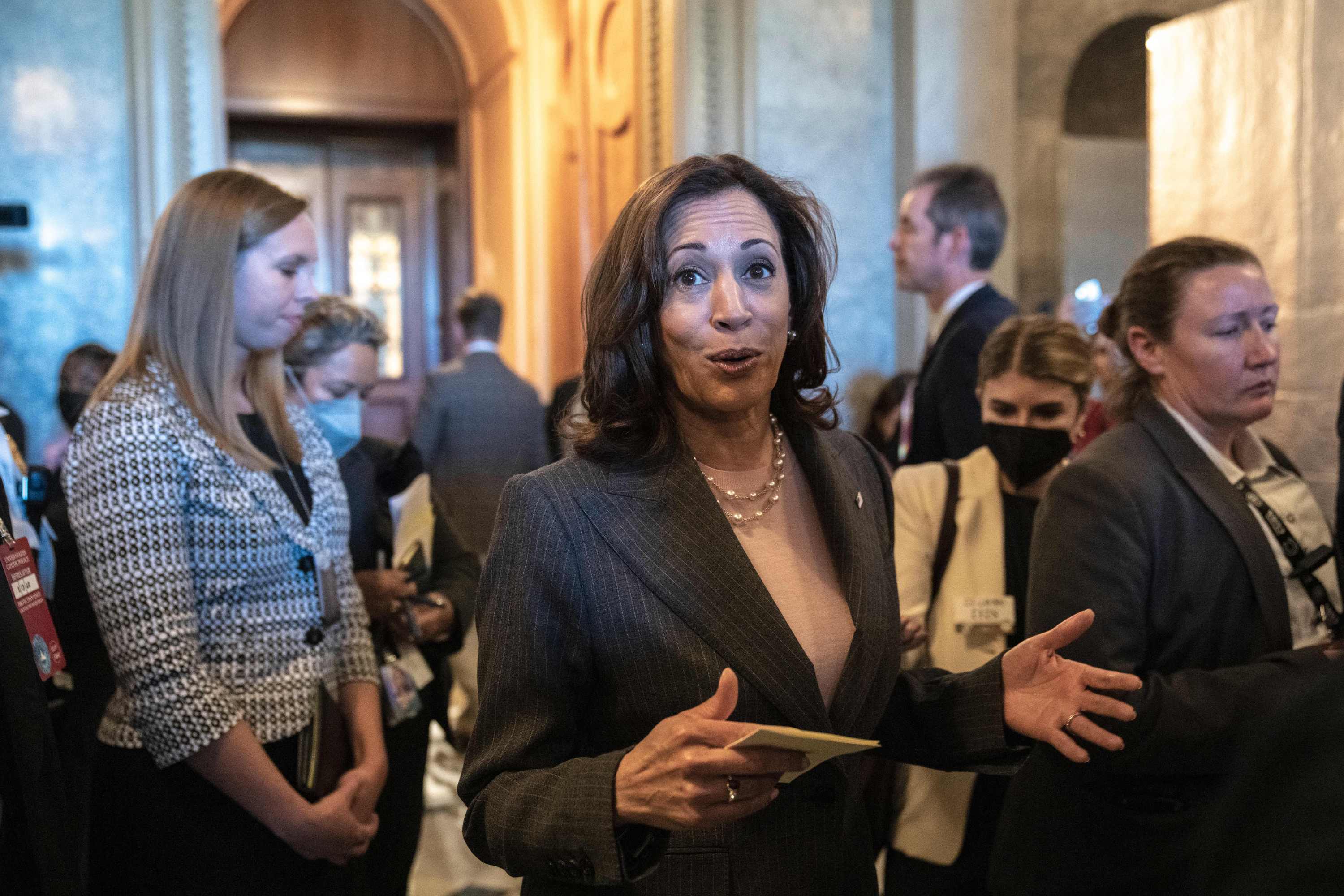 21 Senate Republicans Join Democrats to Clear Path for Short-Term Continuing Resolution - Vimarsana News