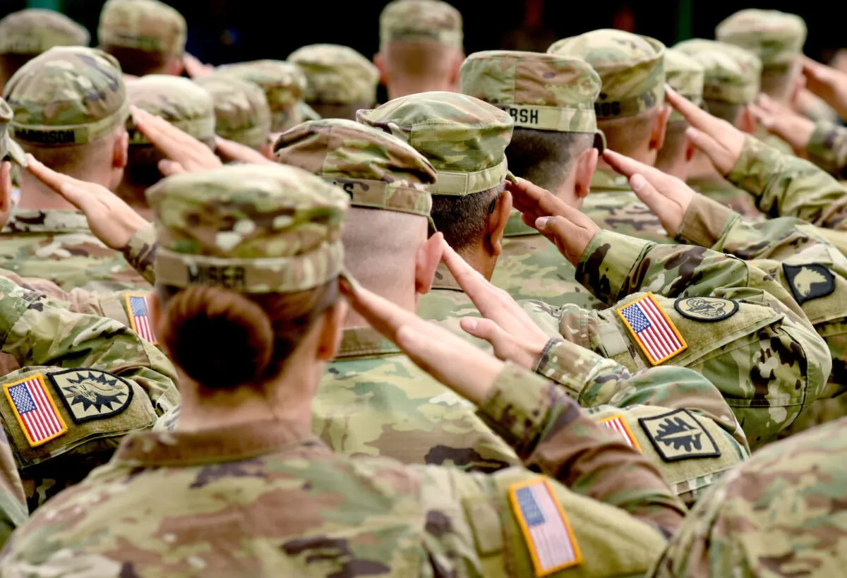 U.S. Army soldiers take part in a ceremony on Sept. 11, 2017. (Yuriy Dyachyshyn/AFP via Getty Images)