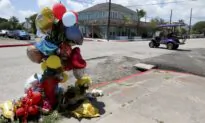 Grandfather, Grandchildren Among 4 Dead in Texas Golf Cart Crash