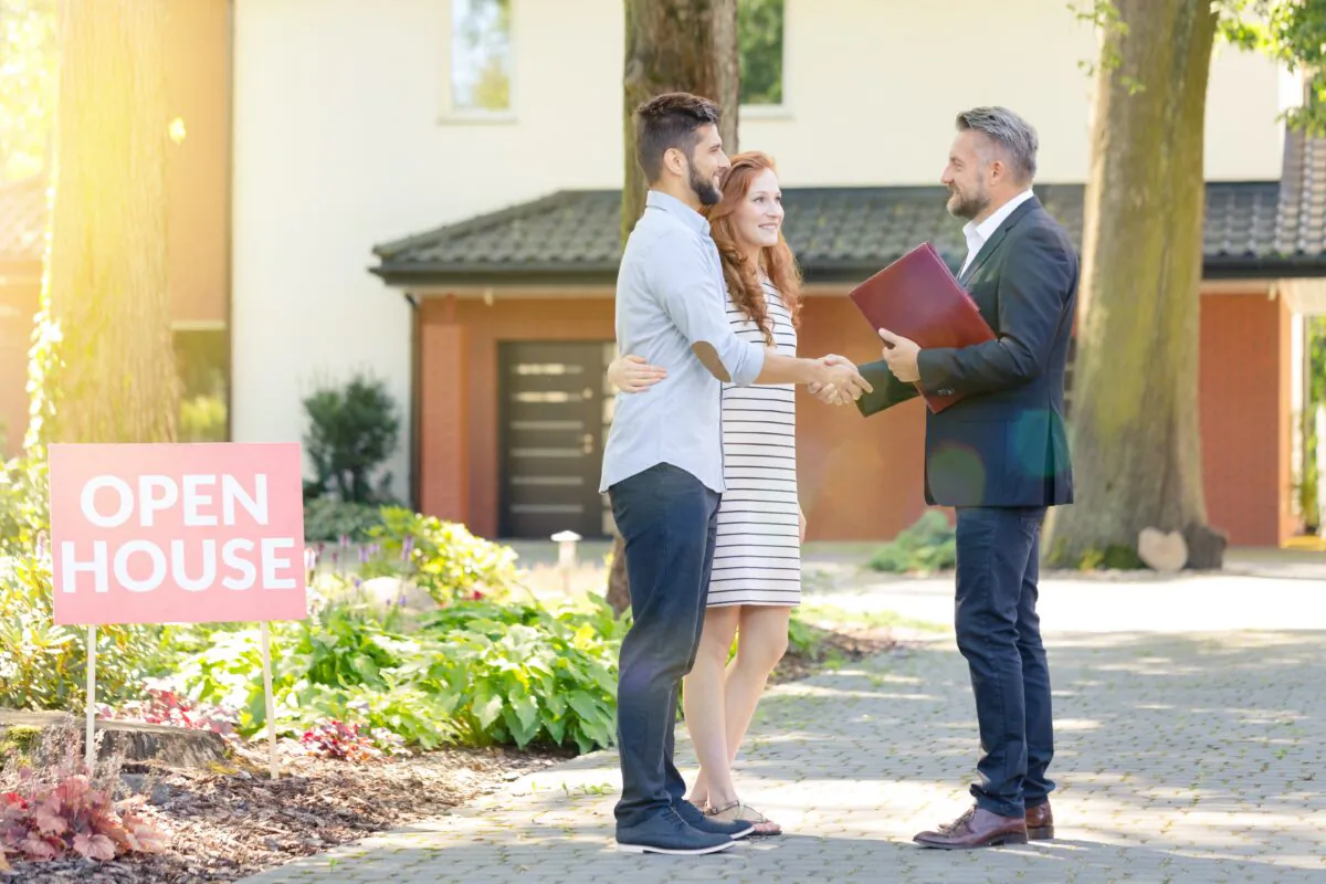 It is common for the seller or the seller's agent to check finances around a home purchase, since the sale of the buyer's old home may fall apart. (Photographee.eu/Shutterstock)
