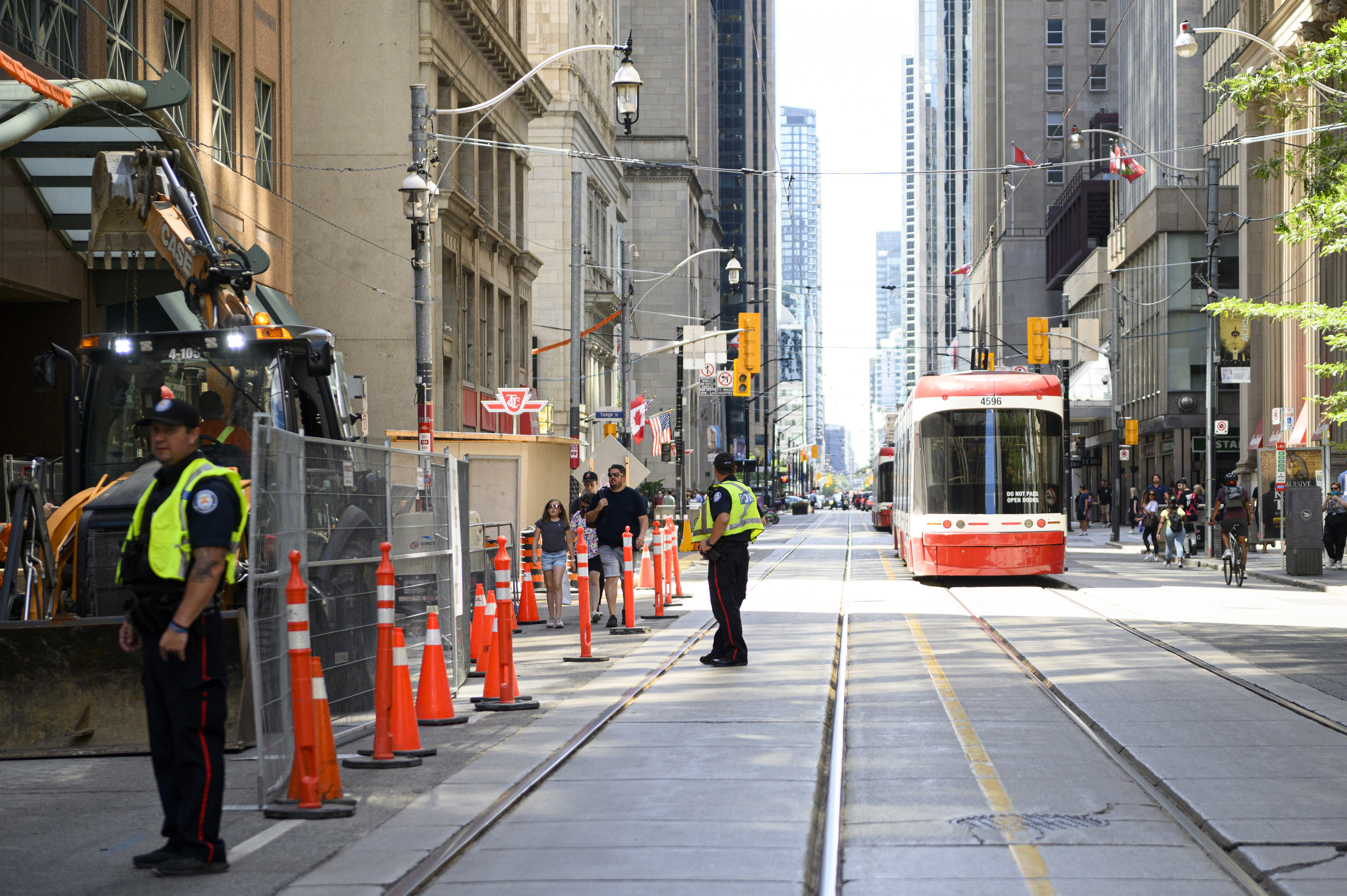 Major Power Outage in Toronto's Financial District Impacting Businesses, Traffic - Vimarsana News