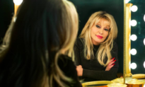 Film Review: ‘Dolly Parton: Here I Am’: Portrait of a Very Small Angel