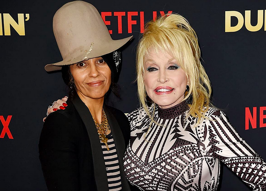 two women in Dolly Parton: Here I Am