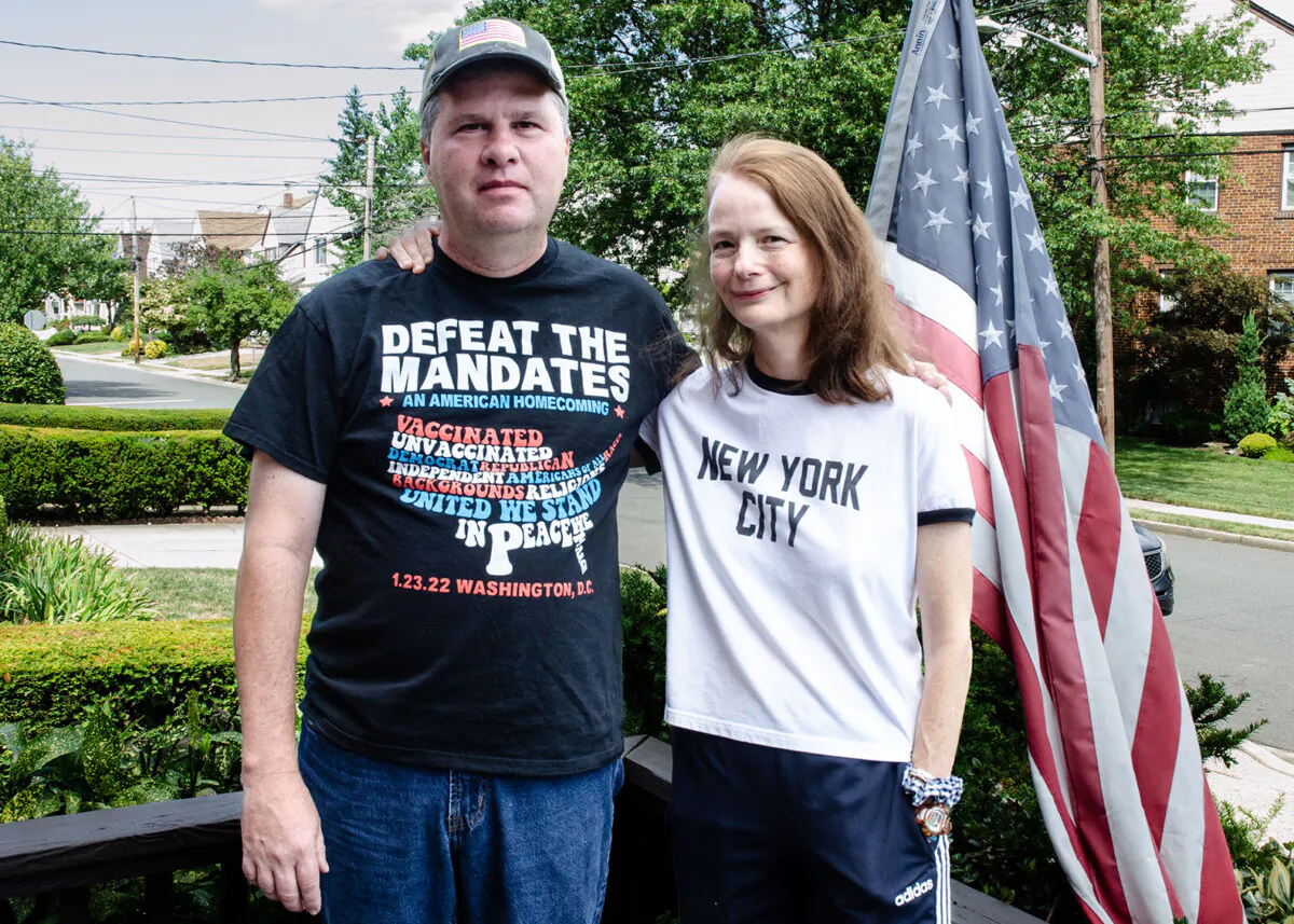 Unvaccinated NYC schoolteacher Jim Hogue (L), and his vaccinated NYC schoolteacher wife, Jen Hogue, on August 11, 2022. (Dave Paone/The Epoch Times)