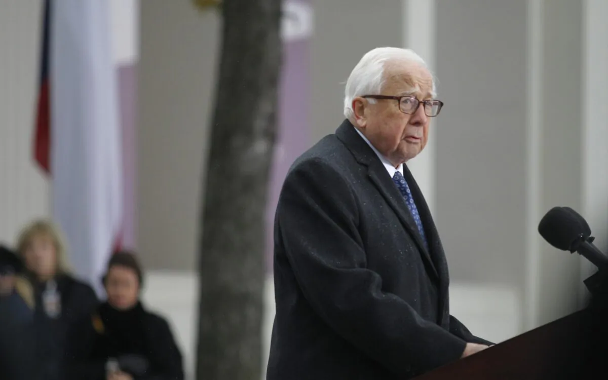 Historian David McCullough is the keynote speaker at “The 50th: Honoring the Memory of President John F. Kennedy”; event in Dallas on the 50th anniversary of the president’s assassination, on Nov. 22, 2013. (Rodger Mallison/Fort Worth Star-Telegram/MCT via TCN)