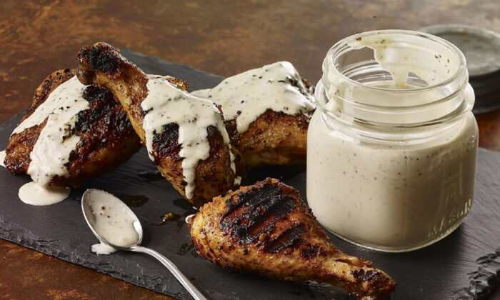 White BBQ Sauce With Smoky Chicken