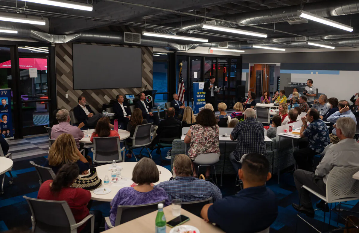 California Policy Center panelists discuss current Anaheim issues with Orange County residents in Tustin, Calif., on Aug. 11, 2022. (John Fredricks/The Epoch Times)