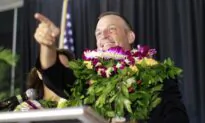 Physician Green Wins Hawaii Democratic Primary for Governor