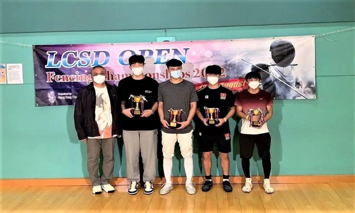 The Foil and Saber competition of “Leisure and Cultural Services Department Open Fencing Championships” took place at Hong Kong Park Sports Centre on Aug. 14, 2022. (Cheung Ka-long Instagram via The Epoch Times)