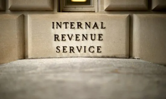IRS Employee Count Reaches Decade-High 90,000 Employees