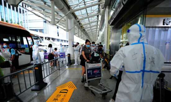 ‘Extremely Irresponsible’: Expert Warns China’s Border Reopening Amid COVID Surge May Trigger Global Pandemic Resurgence