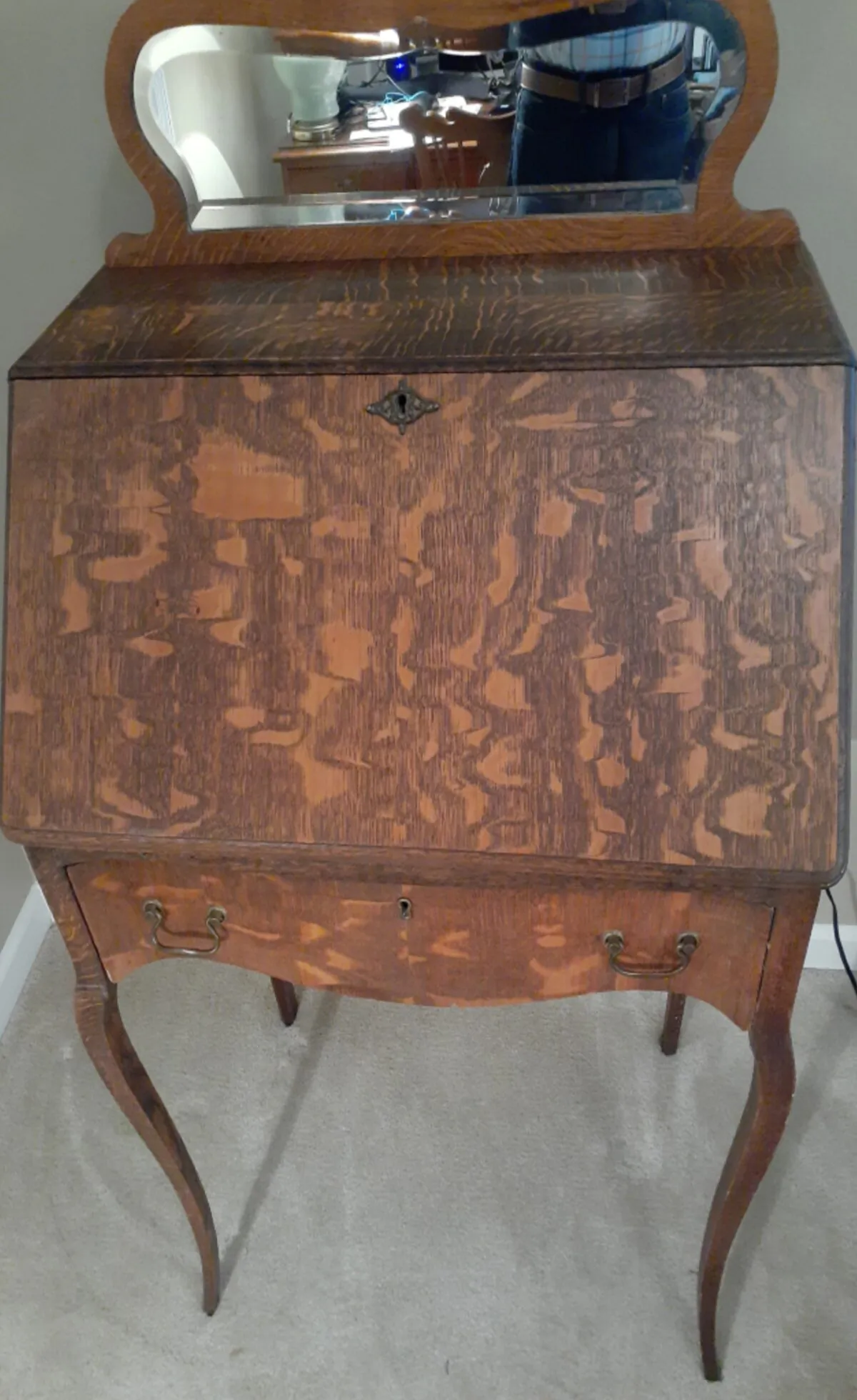 This small desk has a bold wood grain. (Handout/TNS)