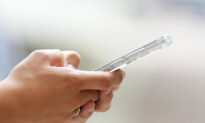 Over 30% of Canadians Concerned About Cellphone Radiation, Federal Study Finds