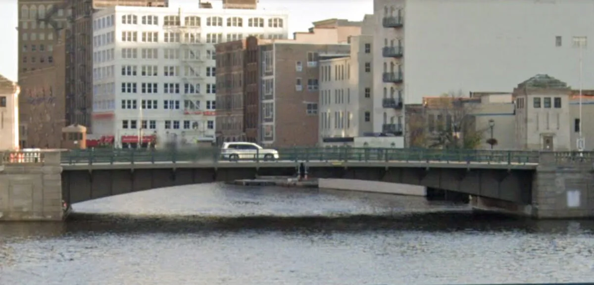 The Kilbourn Avenue Bridge in Milwaukee, Wis., in September 2019. (Google Maps/Screenshot via NTD)