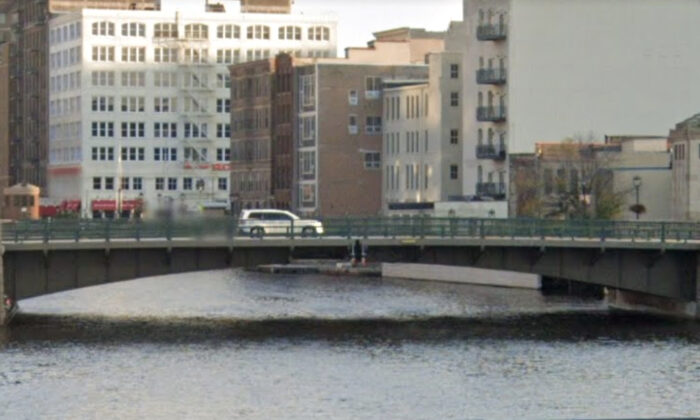 The Kilbourn Avenue Bridge in Milwaukee, Wis., in September 2019. (Google Maps/Screenshot via NTD)