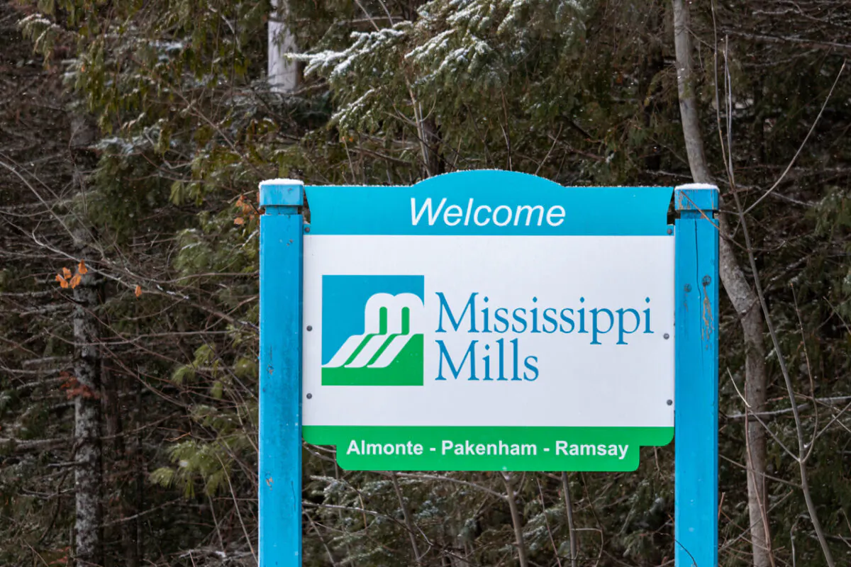 A welcome sign for the town of Mississippi Mills listing its three constituent communities, Almonte, Pakenham, and Ramsay, on Dec. 11, 2019. (Shutterstock)
