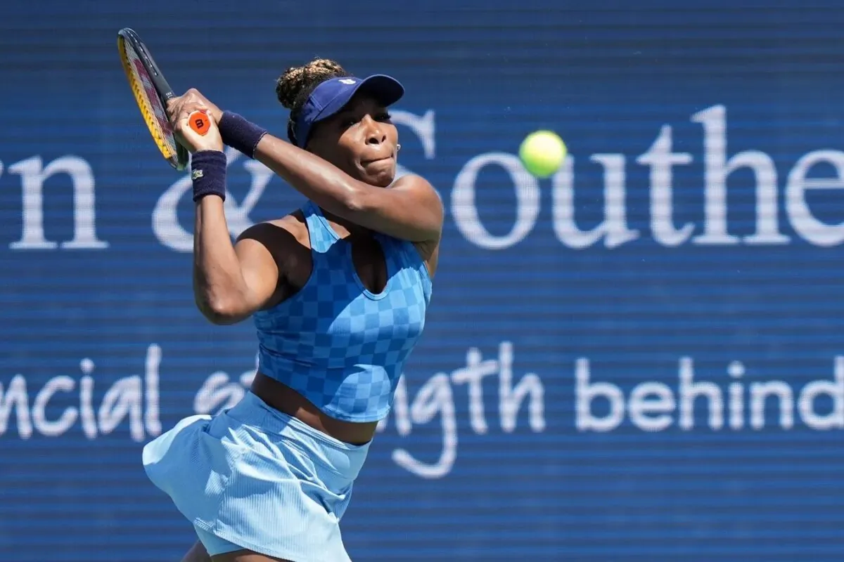 Venus Williams returns the ball during her match against Karolina Pliskova on Center Court during the 2022 Western and Southern Open in Cincinnati, Ohio, on Aug. 16, 2022. (Phil Didion/USA TODAY NETWORK via Field Level Media)