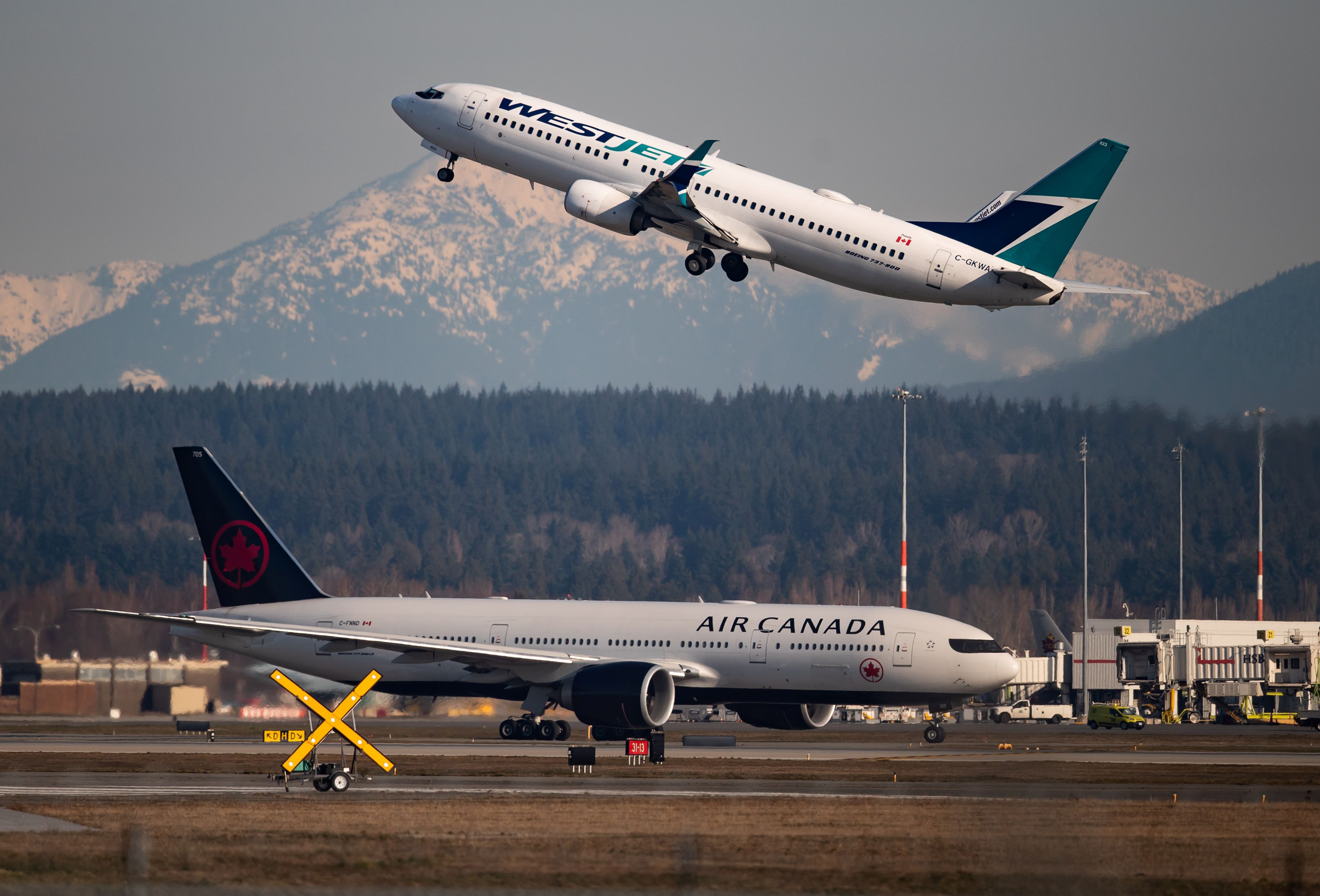 Air Carriers Widely Uneven in Granting Travel Vaccine Mandate Religious Exemptions: Internal Documents - Vimarsana News