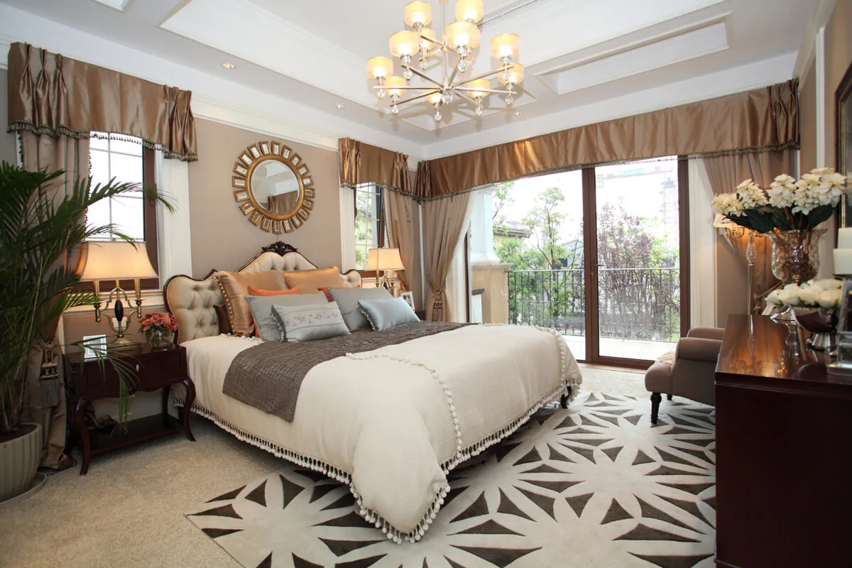 “The style of the bedroom dictates the style of the light fixtures. A modern styled bedroom suggests a sleek, metal style,” SFGate reported. (Dreamstime/TNS)