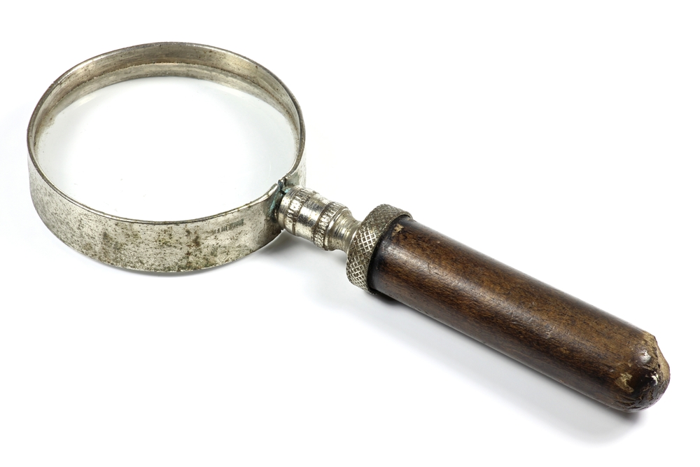 Old,Magnifying,Glass,Isolated,On,White,Background
