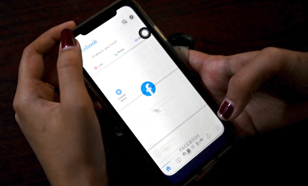 Emergency Order Sought for Ohio Juror's Cellphone Data - Vimarsana News
