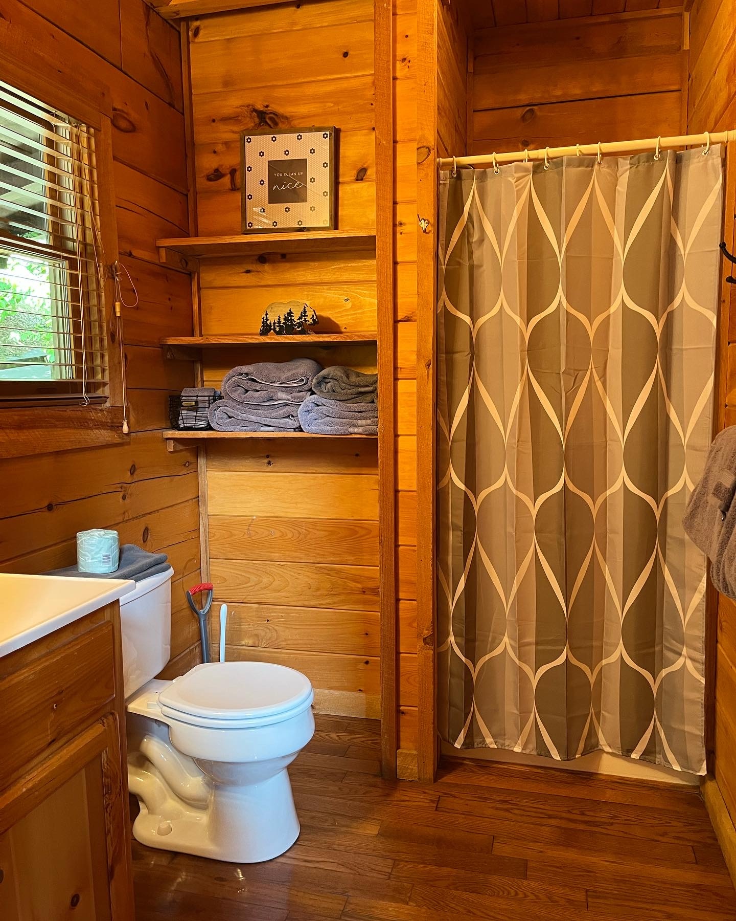 interior of Sunrise Woods Retreat cabin