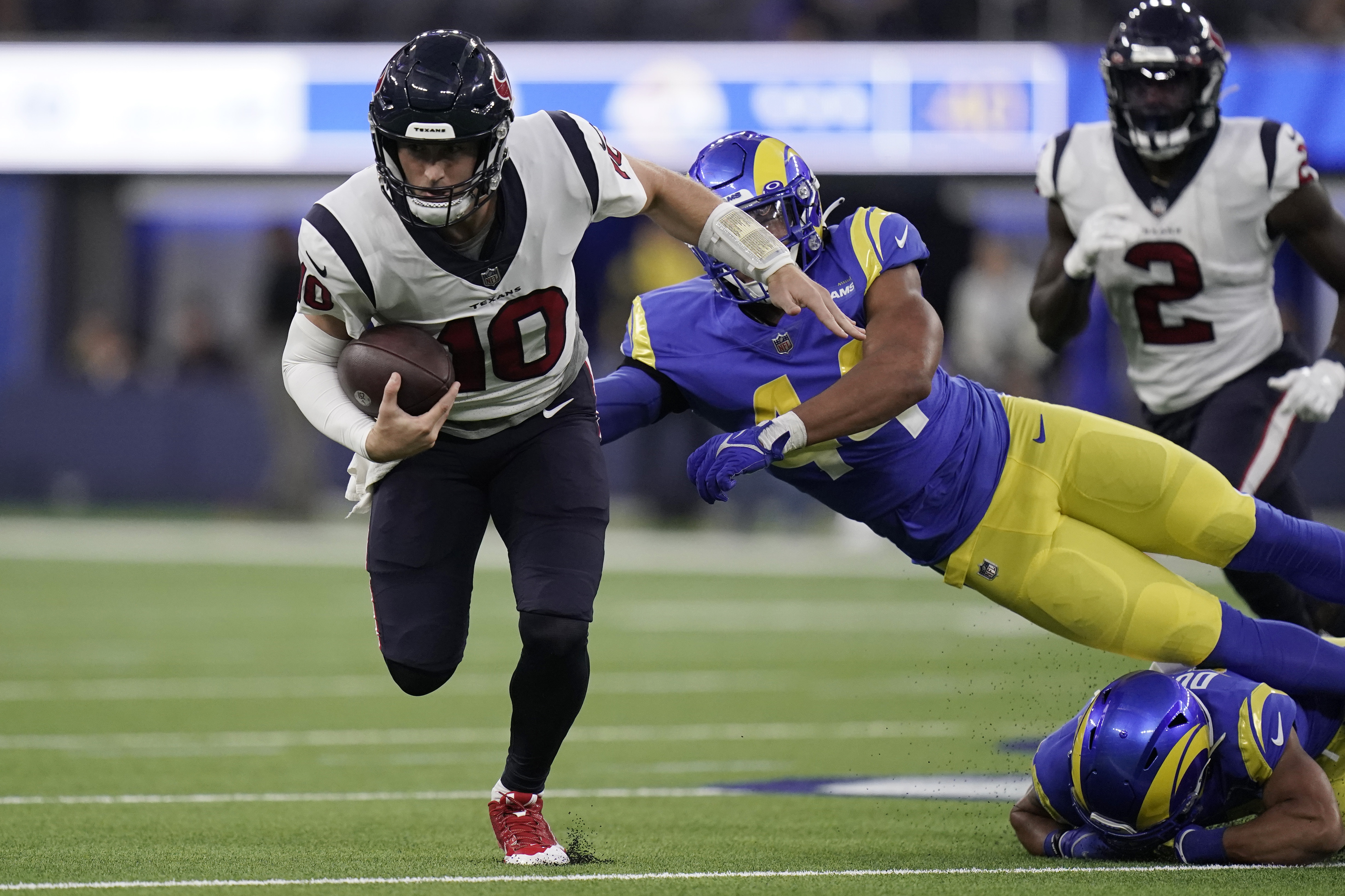 Davis Mills Makes 2 Big Throws Late, Texans Beat Rams 24–20 - Vimarsana News