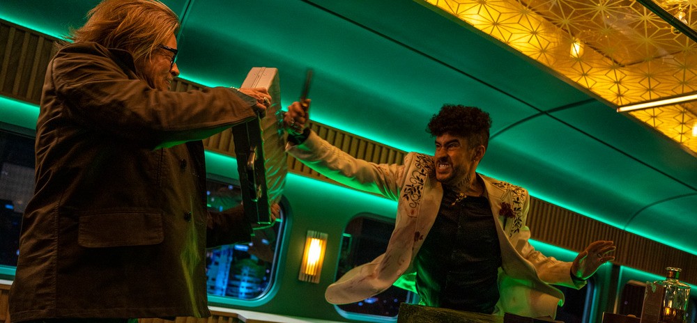 two men fighting in BULLET TRAIN