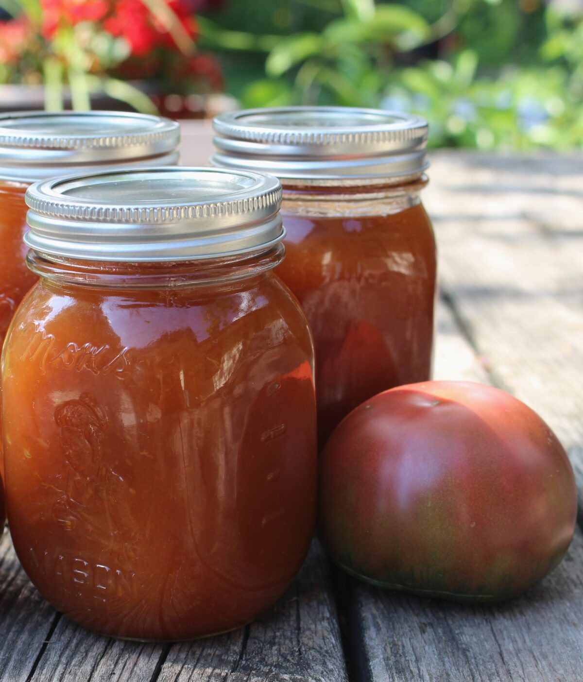 This vegetable-tomato juice blend is a sip of summer in a jar. (Stephanie Thurow)