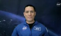 NASA Astronaut to Join Russians on Soyuz Rocket
