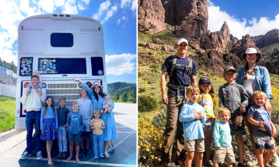 Ex-Combat Veterans Travel US in Renovated Bus, 'Roadschooling' Their 7 Children Along the Way