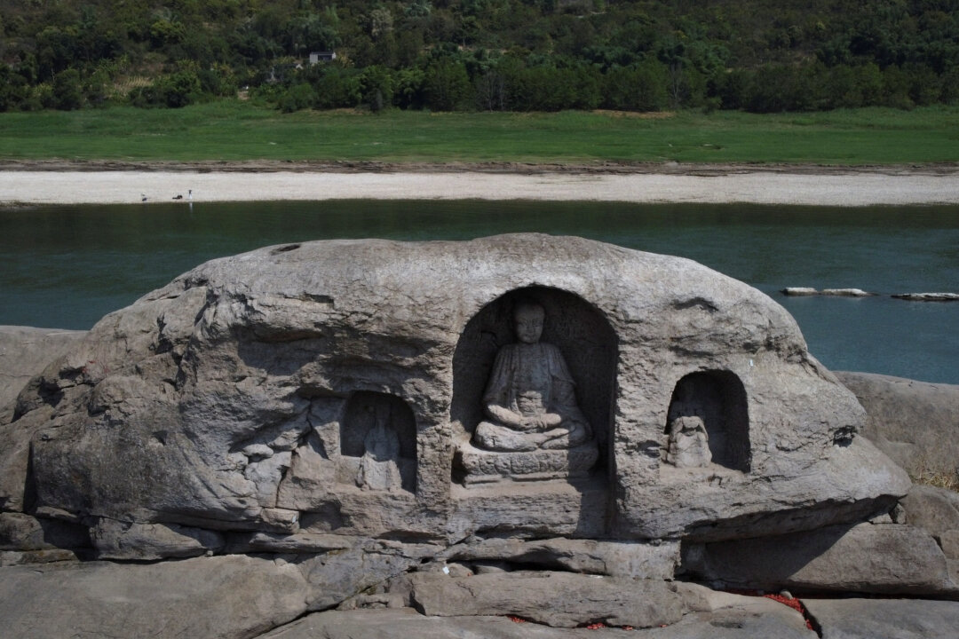 Ancient Statues Emerge From Chinese Reservoirs as Reminders of CCP’s Cultural Ruin
