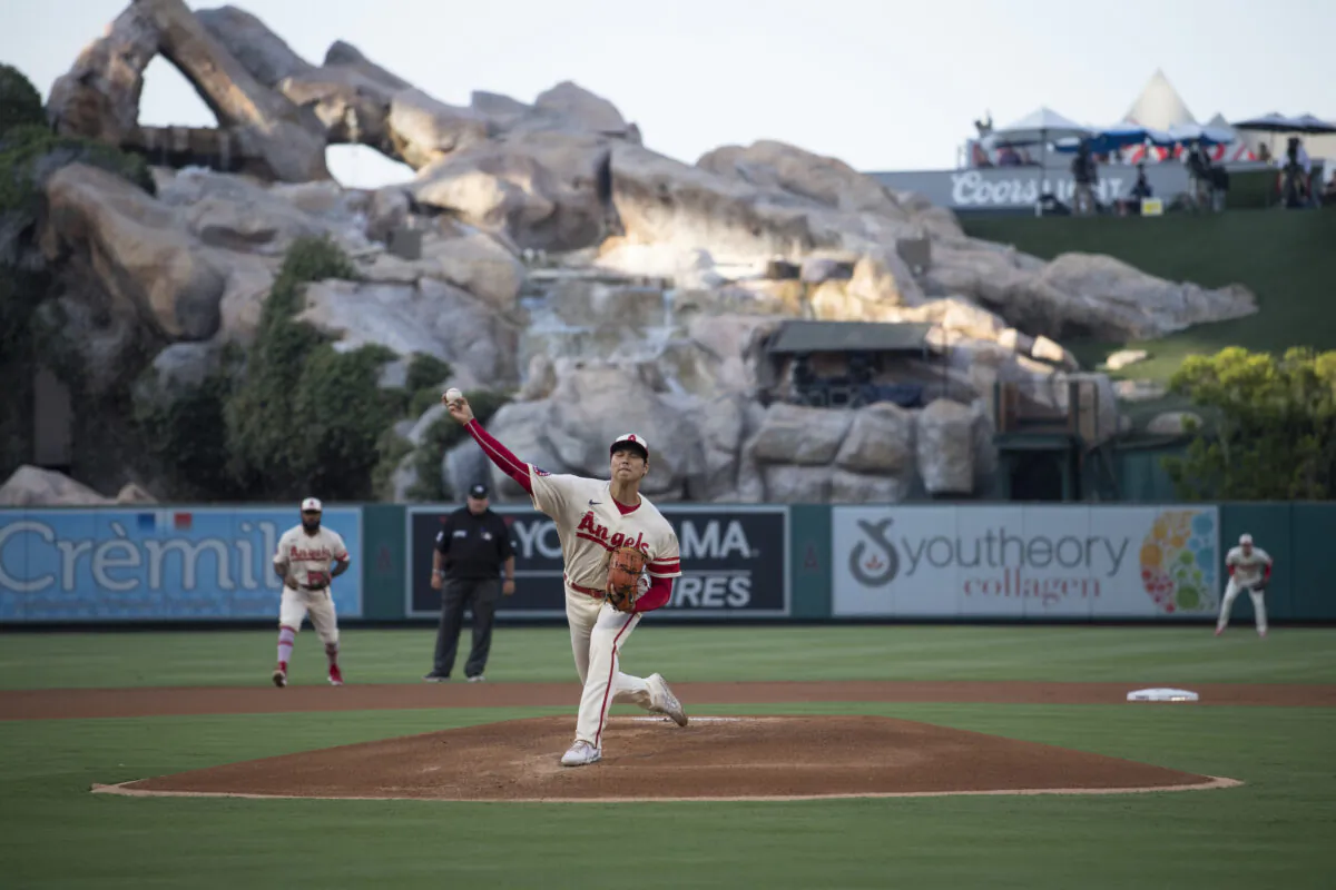 Shohei Ohtani #17 of the Los Angeles Angels pitches against the Oakland Athletics in the first inning at Angel Stadium of Anaheim, in Anaheim, August 3, 2022. (John McCoy/Getty Images)