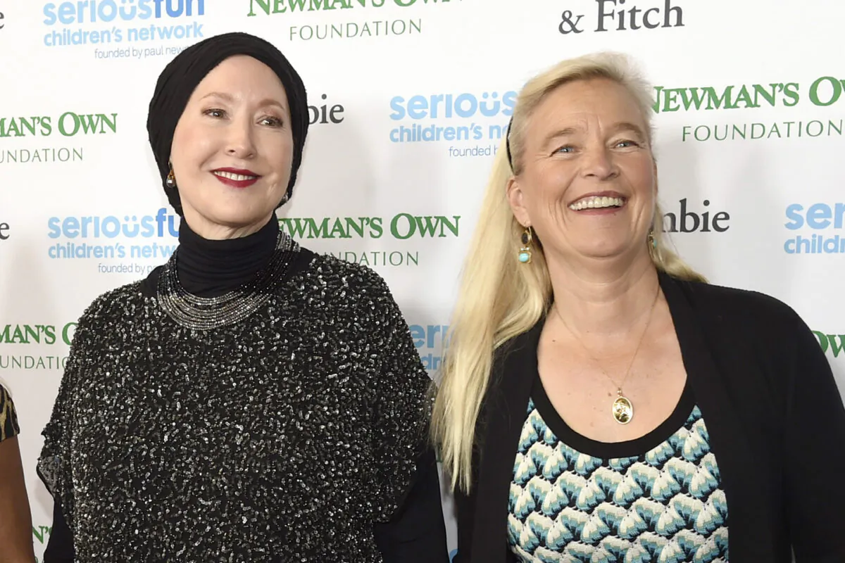 Susan Newman (L) and Nell Newman arrive at the SeriousFun Children's Network event at the Dolby Theatre in Los Angeles on May 14, 2015. (Chris Pizzello/Invision/AP)