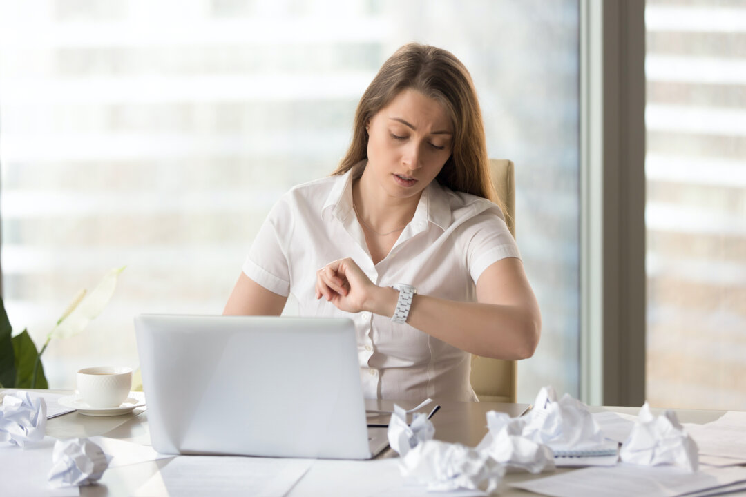 Procrastinators don't just suffer poorer grades and lower incomes. They also eat more poorly, exercise less, and are more prone to disease. (fizkes/Shitterstock)