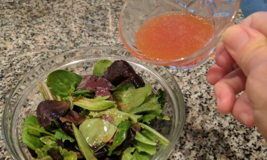 Easy, No Sugar Raspberry Vinaigrette Recipe