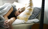 Too Little Sleep Could Have Teens Piling on Pounds
