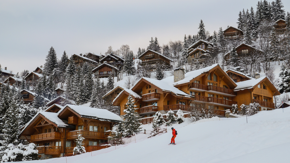 View,Of,Cottages,And,Chalets,In,A,Ski,Resort,In