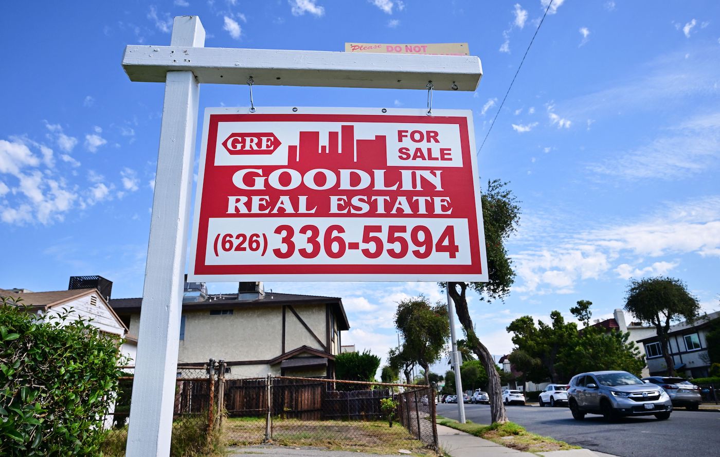 Record Numbers of US Homeowners Slashed Sales Prices in July, Says Redfin - Vimarsana News