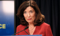 New York Gov. Kathy Hochul Calls on Parents to Remask Their Children