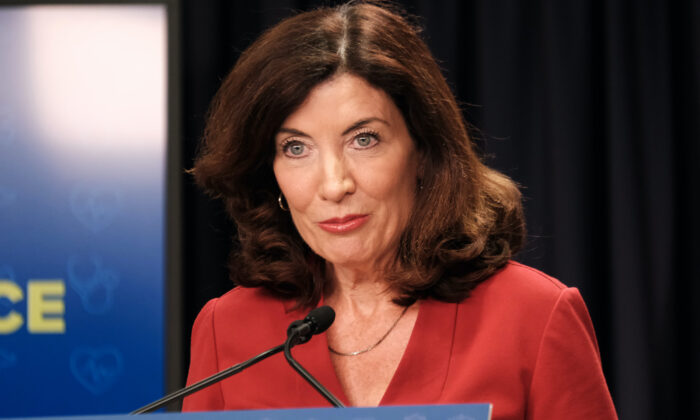 Gov. Kathy Hochul (D-N.Y.) speaks at a press conference in New York on Aug. 3, 2022. (Spencer Platt/Getty Images)