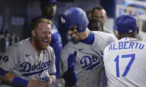 Mookie Betts Homers Again as Dodgers Beat Marlins 8–1