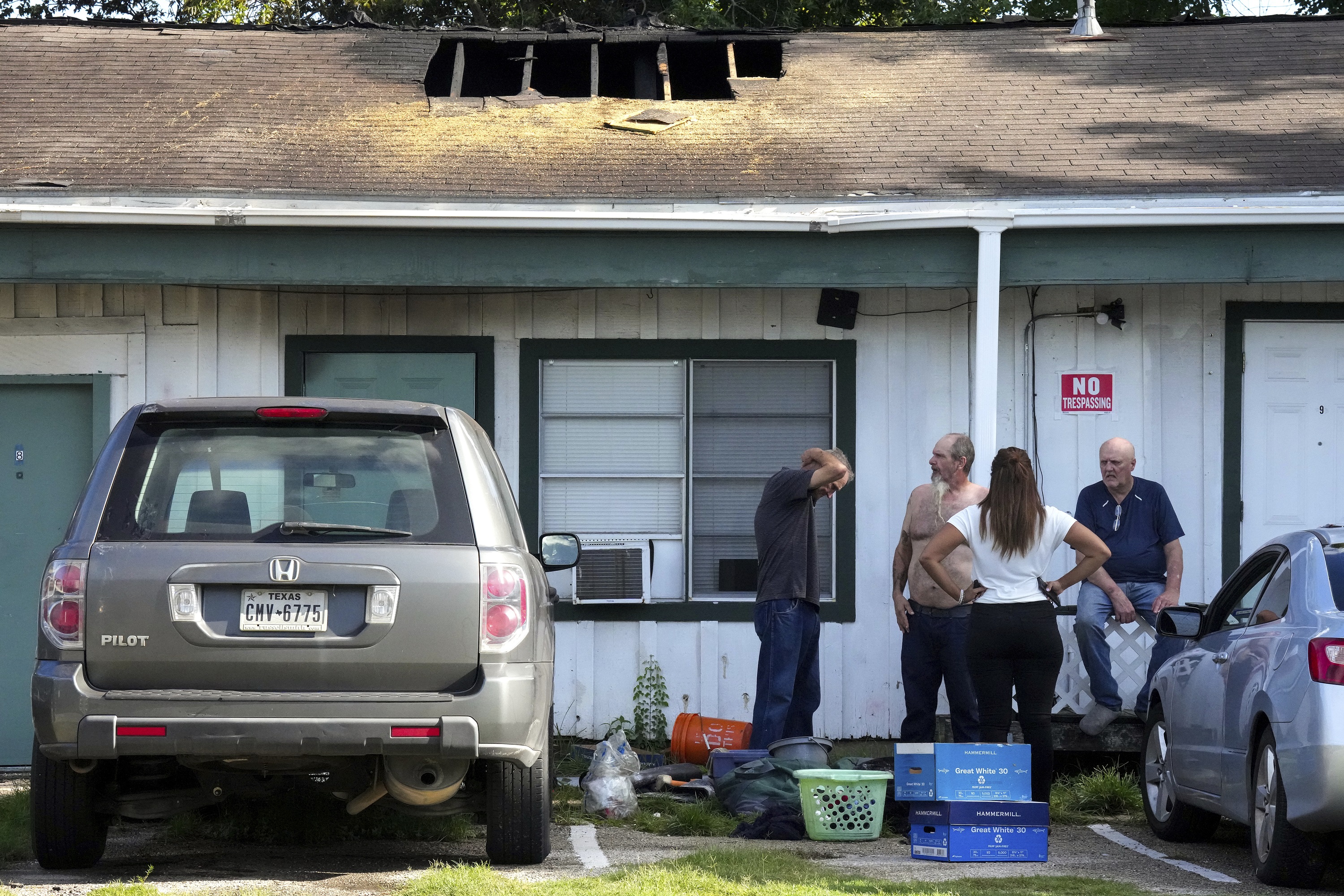 Police: Houston Tenant Kills 3 Others, Set Fire to Lure Them - Vimarsana News