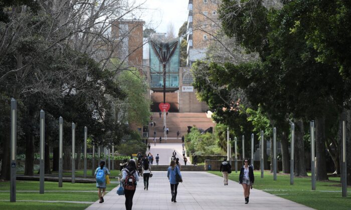 Students enter the University of New South Wales in Sydney, Australia, on Sept. 22, 2016. (AAP Image/Dean Lewins)